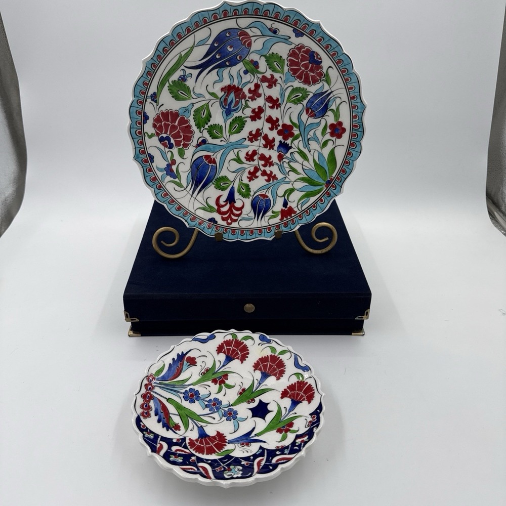 Hand Painted Turkish Ceramic Plate set Of 2 10 Inch & 7 Inch In An Iznik Style.
